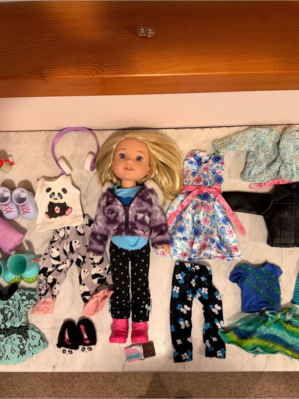 American Girl Wellie Wishers Camille Doll Lot Snow, Swim, Outfits, Shoes, PJs